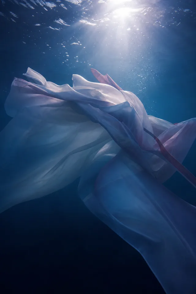 심해 트레인 — AI-generated artwork